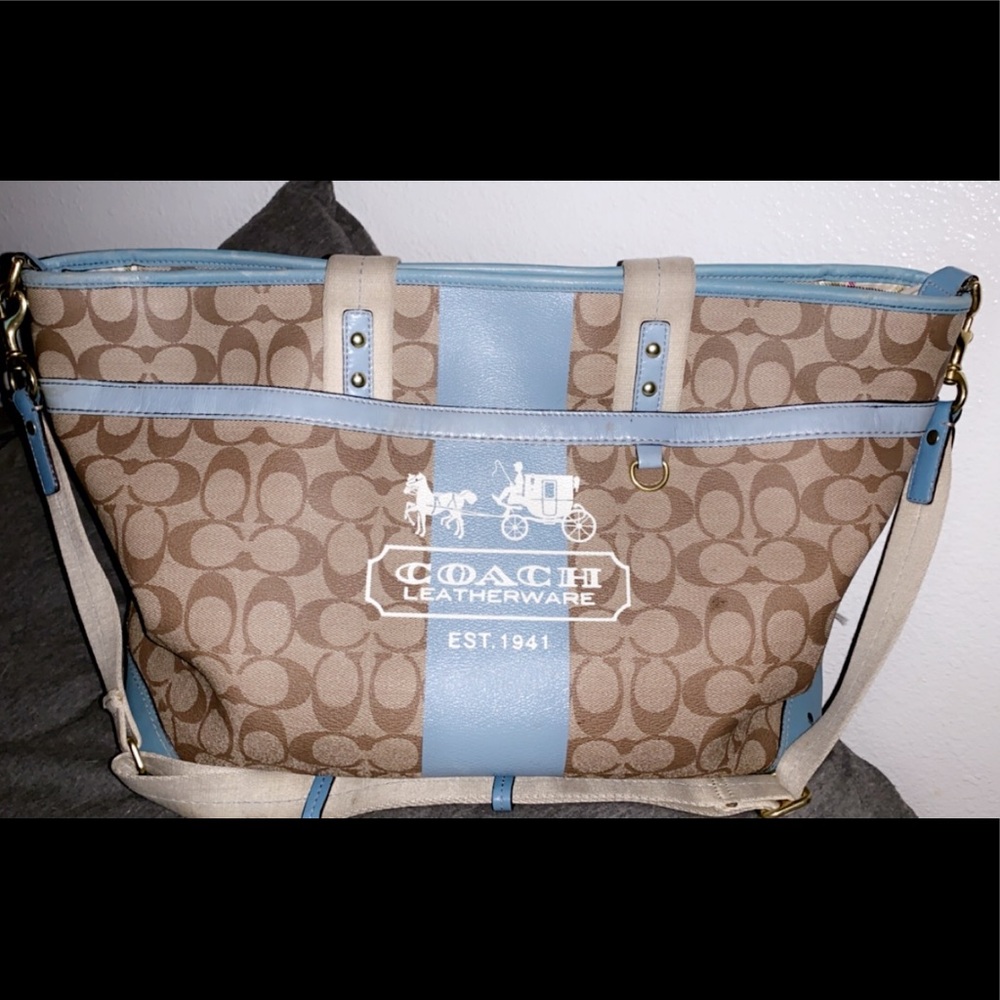 Coach tote bag crossbody// baby bag